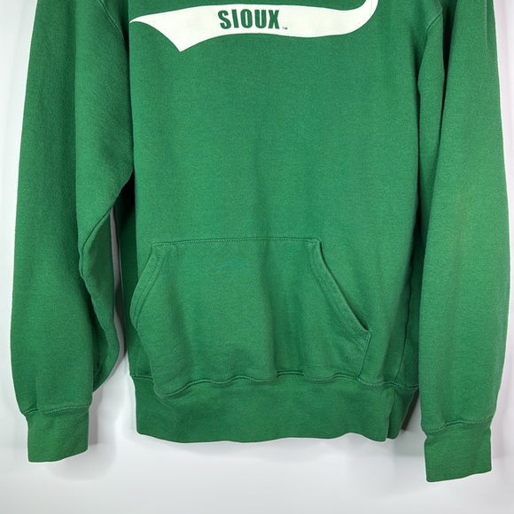 Vintage Badger Sport North Dakota Fighting Sioux Green Hooded Sweatshirt Small - Picture 3 of 11